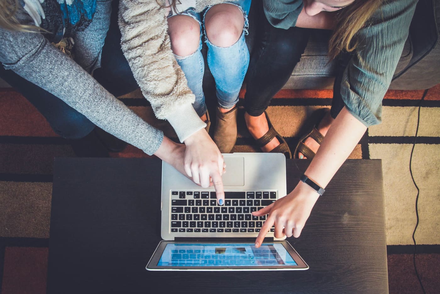 Construyendo Comunidades: Estrategias de Engagement en Redes Sociales para Blogs en 2026